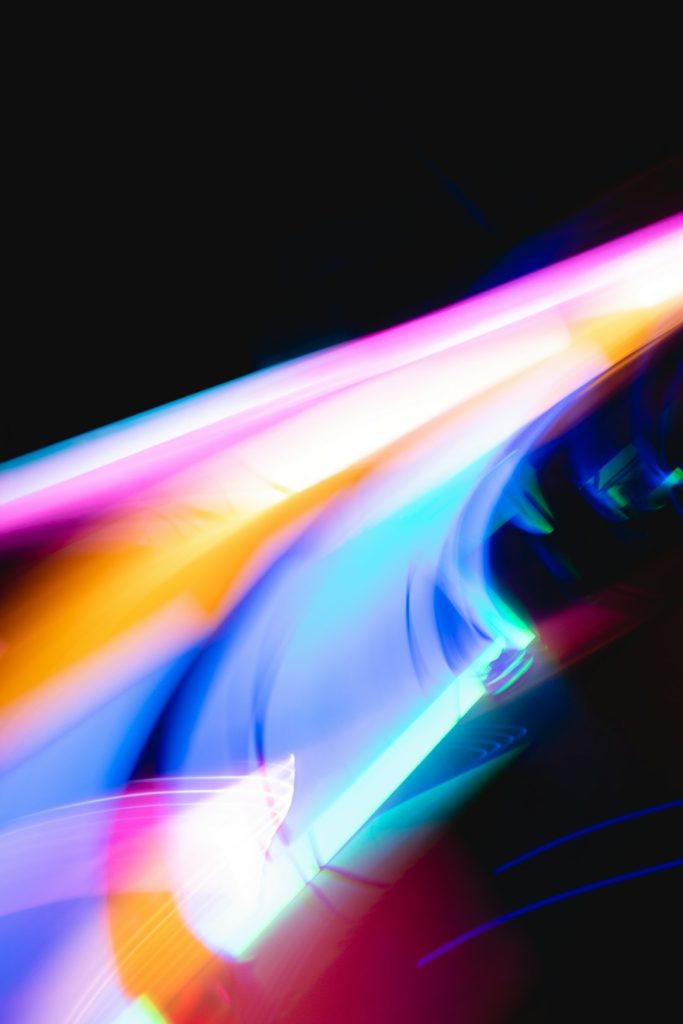 Beispielbild Lichtspuren in Blau, Rosa und Orange